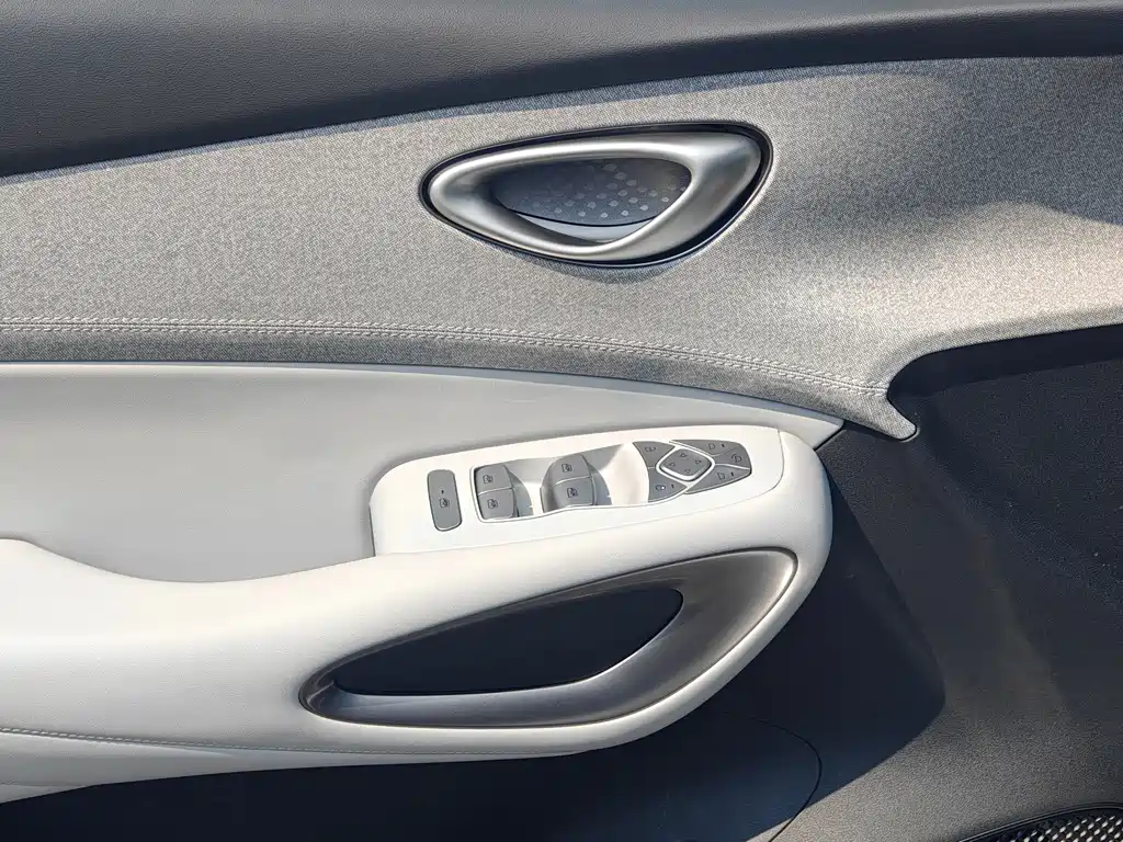 BYD Морской лев 05 EV — миниатюра 22