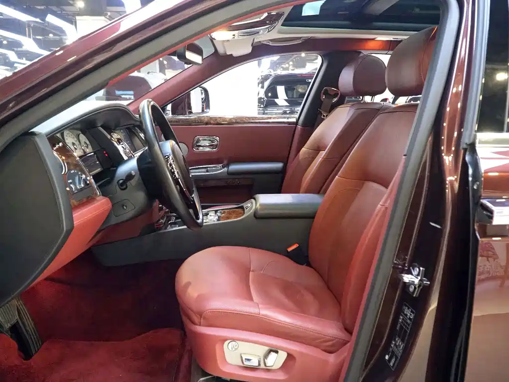 Rolls-Royce Ghost — миниатюра 8