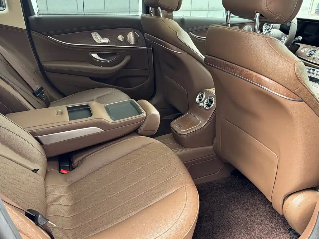 Mercedes-Benz E-Class — миниатюра 37