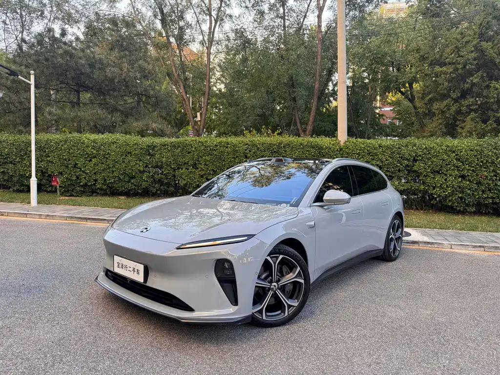 NIO ET5T