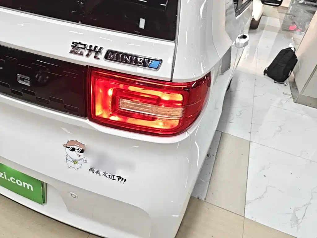 Wuling MINIEV — миниатюра 8