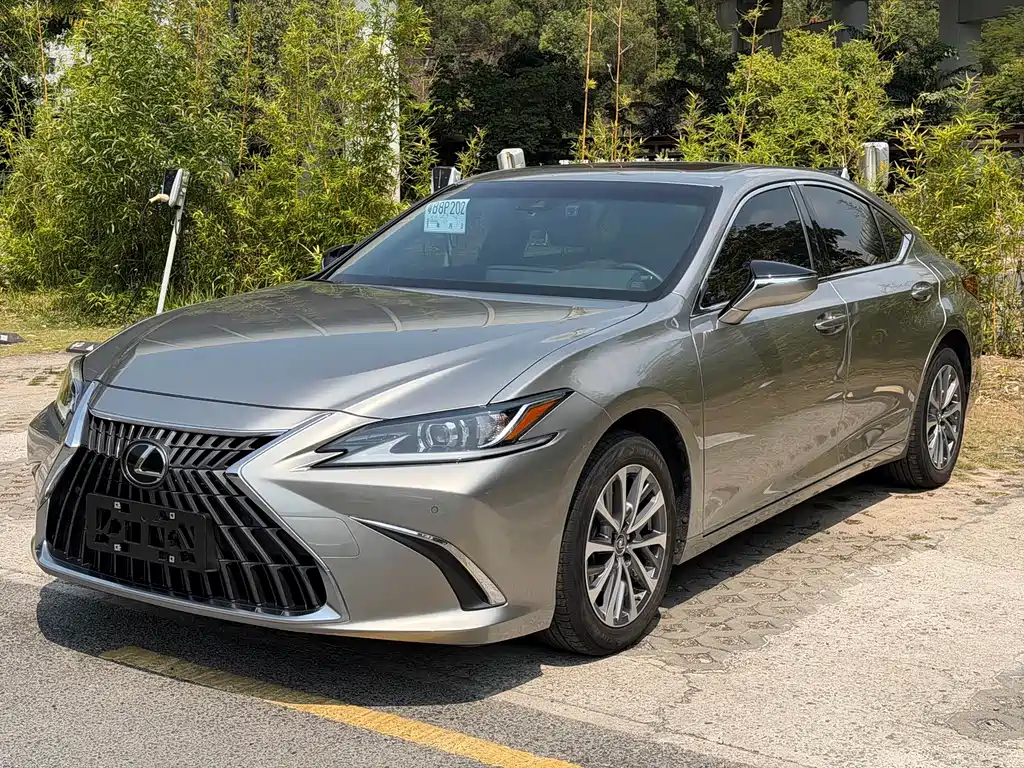 Lexus ES 2022 200
