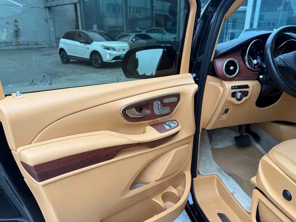 Mercedes-Benz V-Class — миниатюра 9