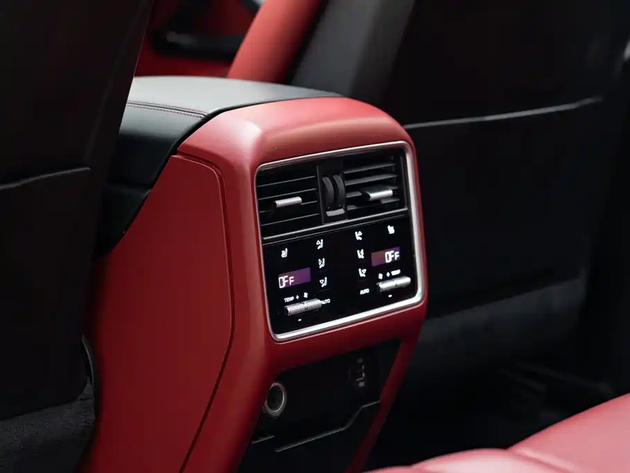 Porsche Cayenne — миниатюра 12