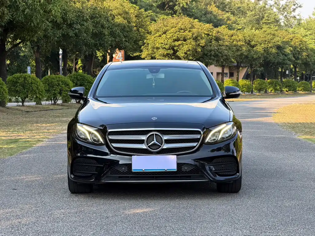 Mercedes-Benz E-Class — миниатюра 2