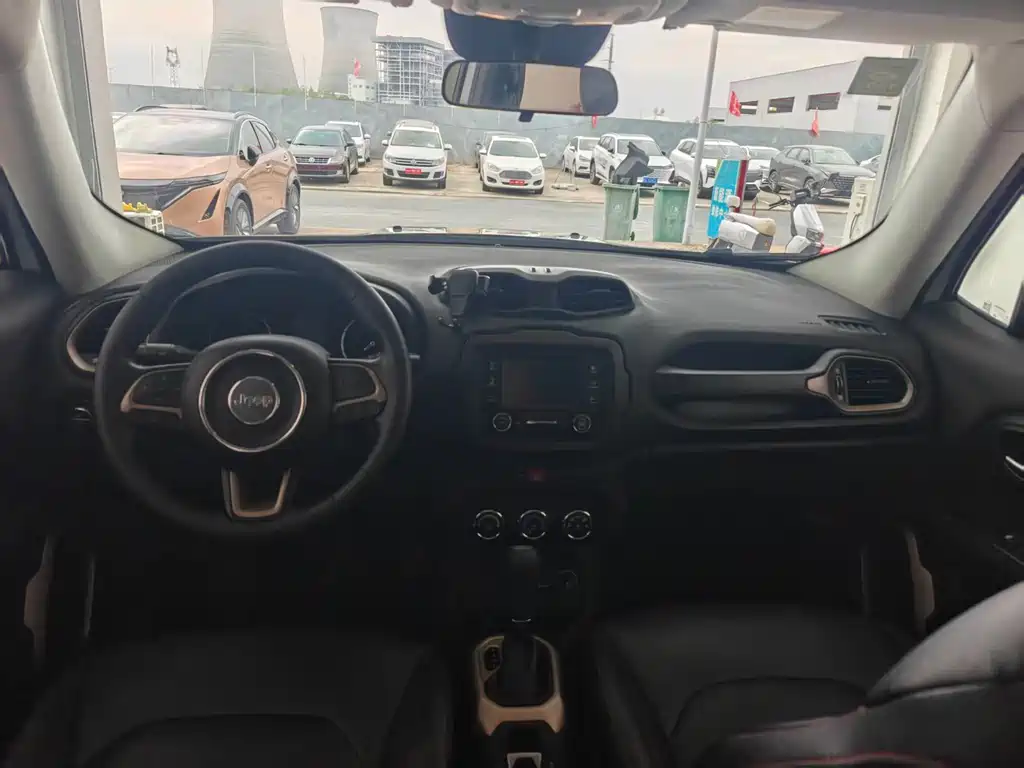 Jeep Renegade — миниатюра 10
