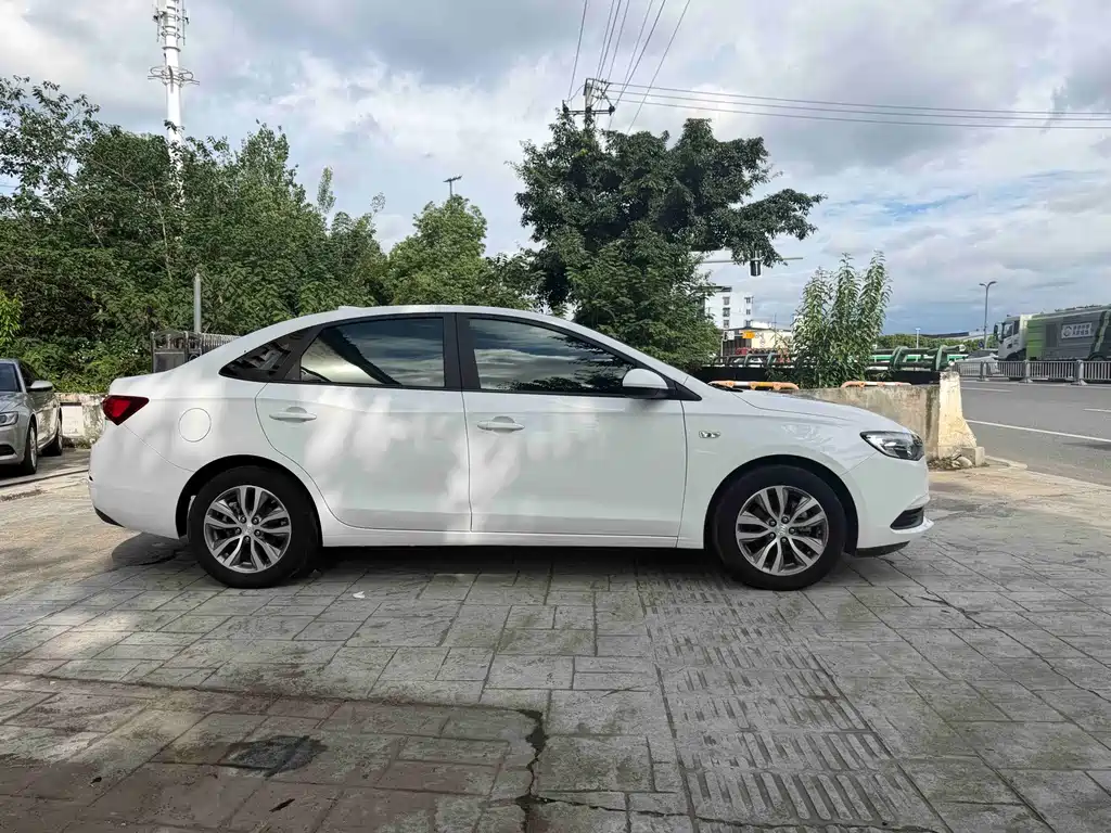 Buick Excelle — миниатюра 4