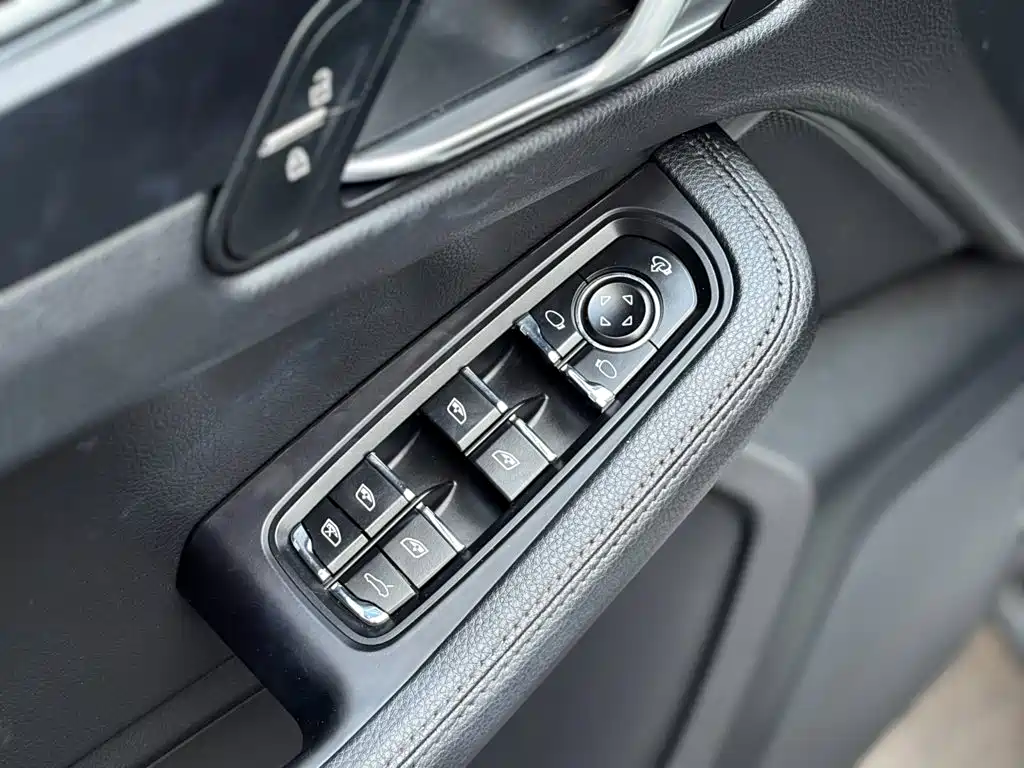 Porsche Macan — миниатюра 35