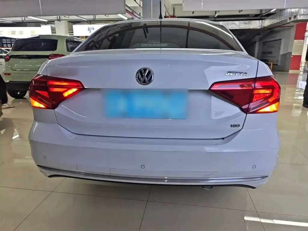 Volkswagen Jetta — миниатюра 6