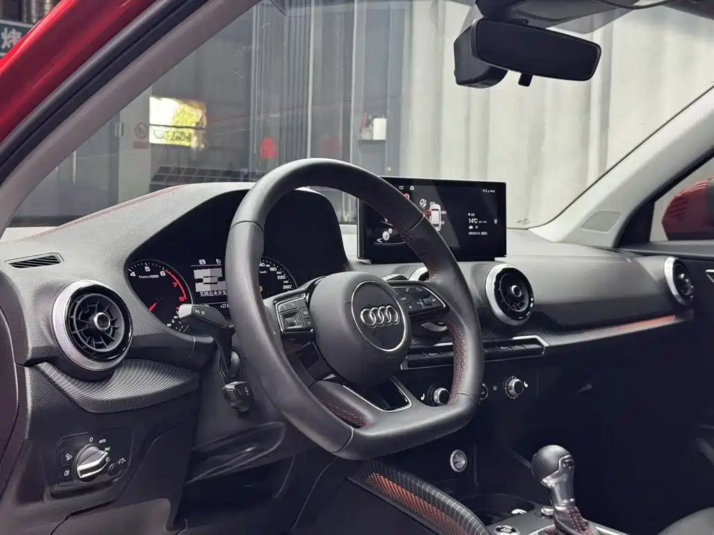 Audi Q2L — миниатюра 5