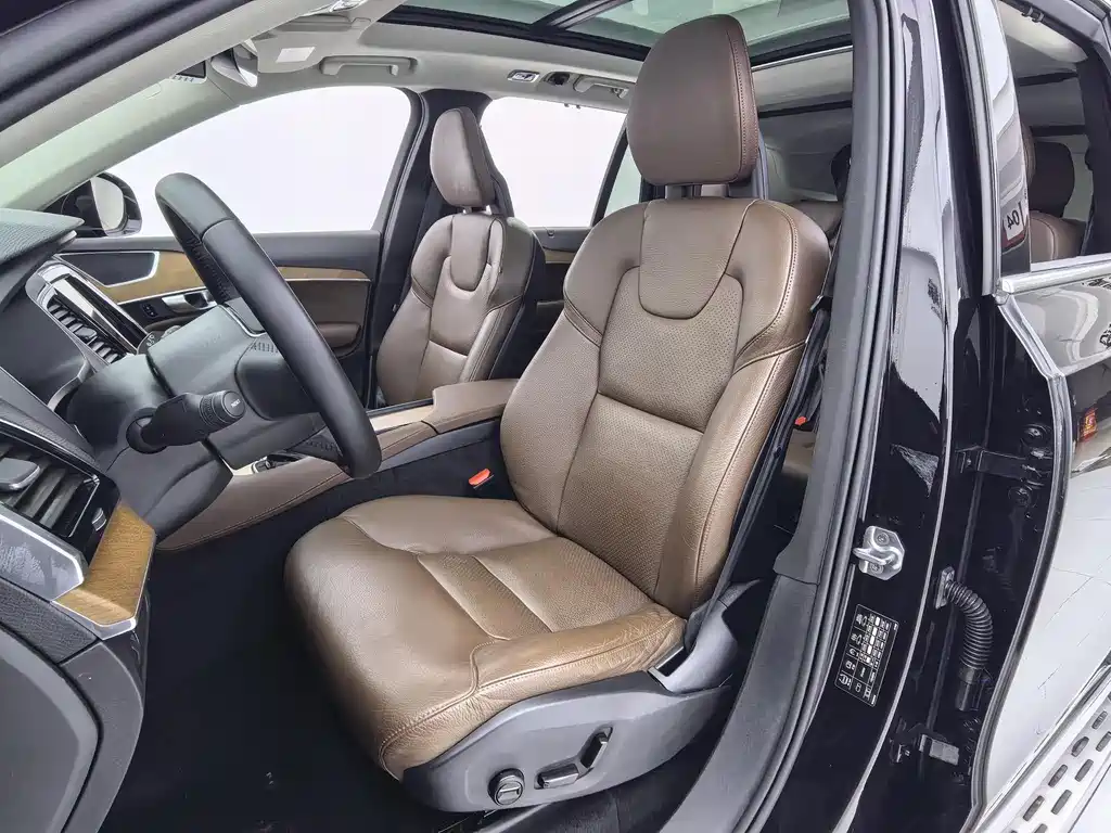 Volvo XC90 2020 T6 Luxury 7 мест