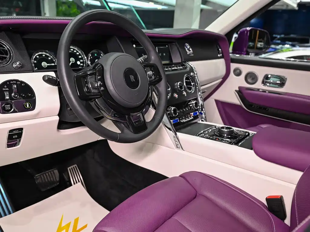 Rolls-Royce Cullinan — миниатюра 7