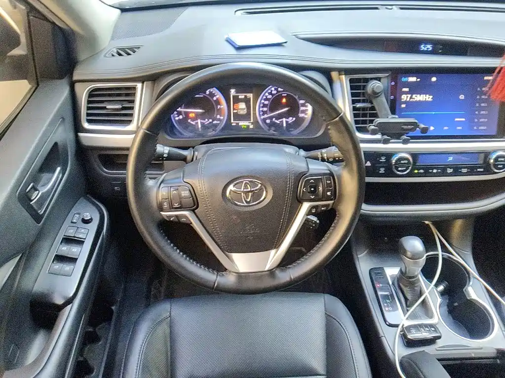 Toyota Highlander — миниатюра 11