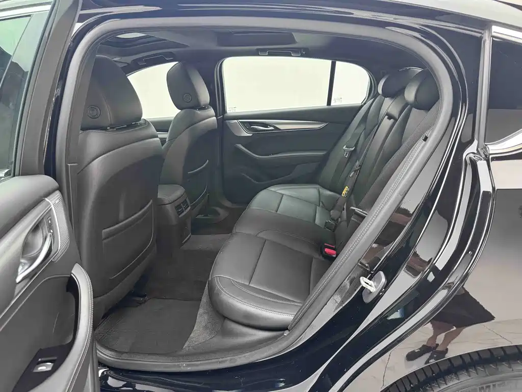 Cadillac CT5 — миниатюра 9