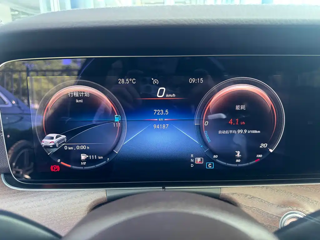 Mercedes-Benz E-Class — миниатюра 18