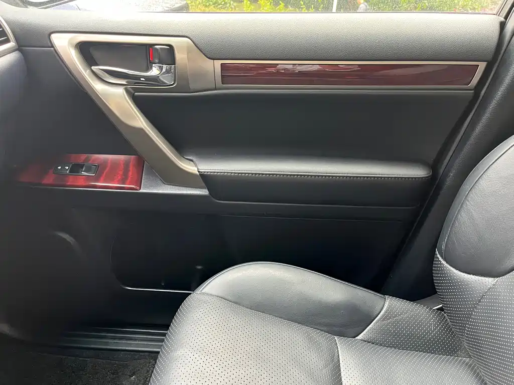 Lexus GX — миниатюра 13