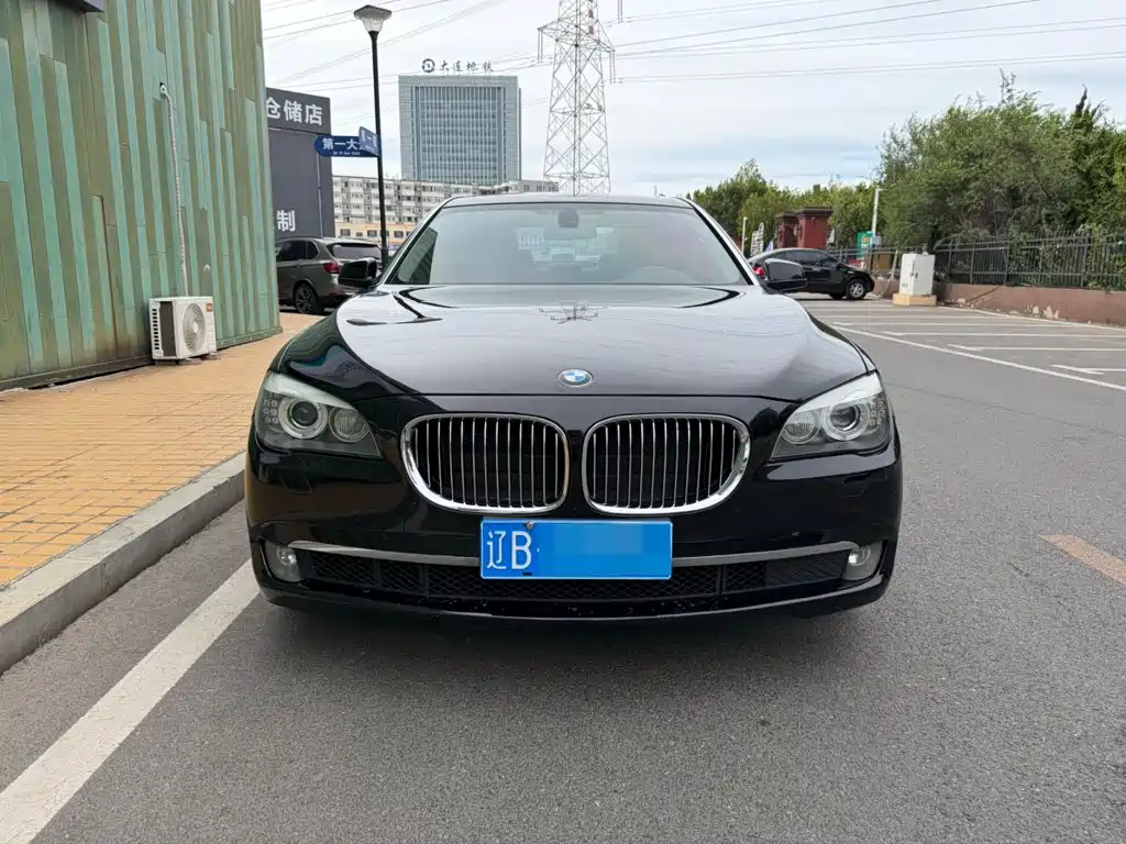 BMW 7 Series — миниатюра 2