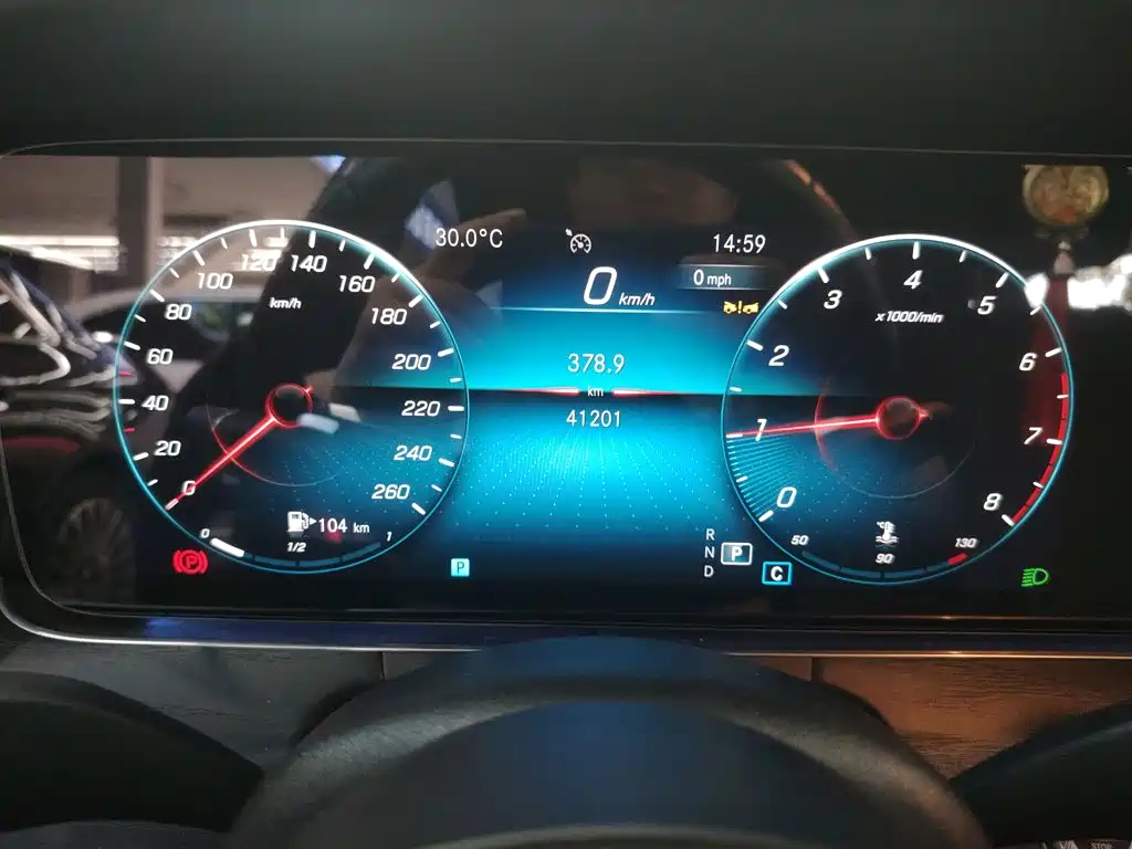 Mercedes-Benz E-Class — миниатюра 6