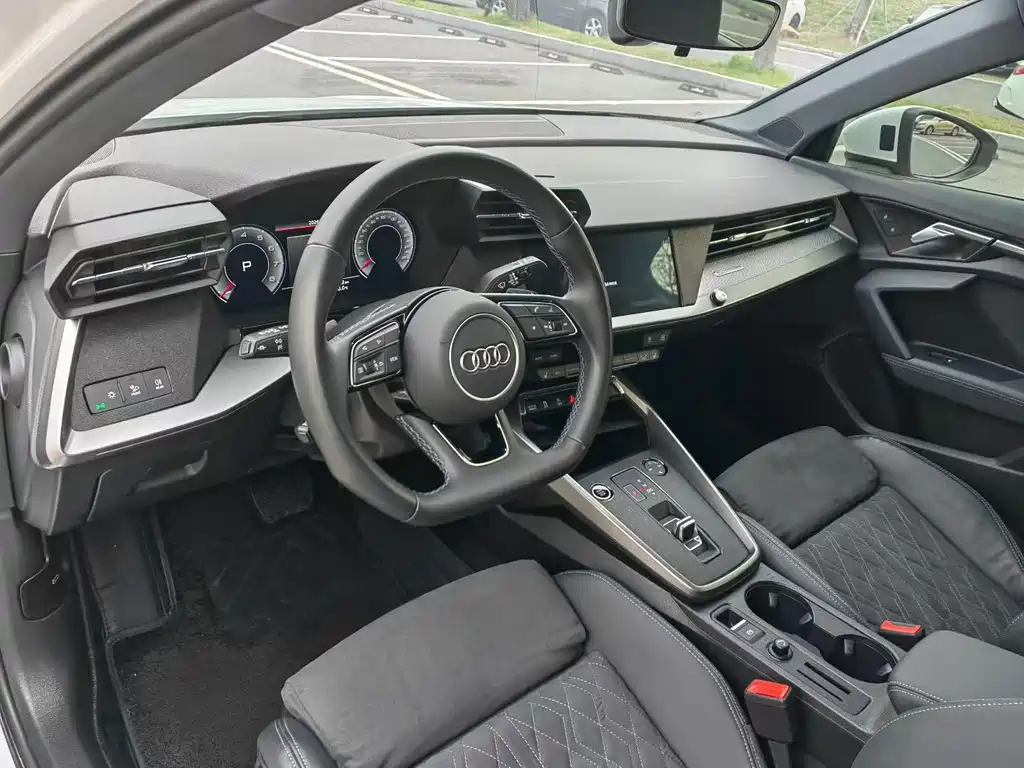 Audi A3 2022 Sportback 35 TFSI Luxury Sport