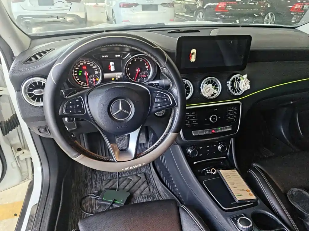Mercedes-Benz GLA — миниатюра 10