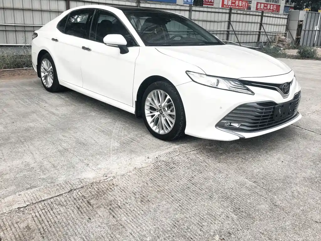 Toyota Camry — миниатюра 3