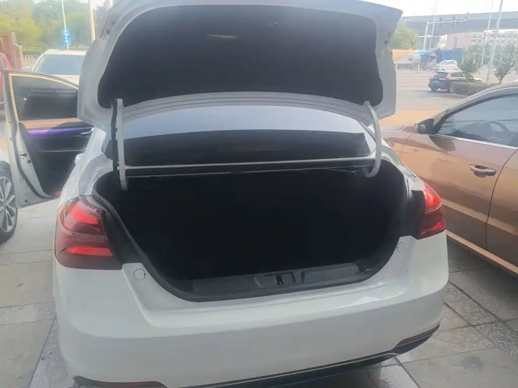 Geely Emgrand — миниатюра 19