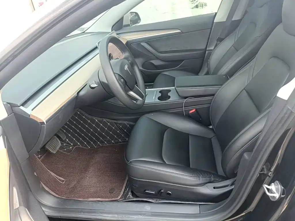 Tesla Model 3 — миниатюра 15
