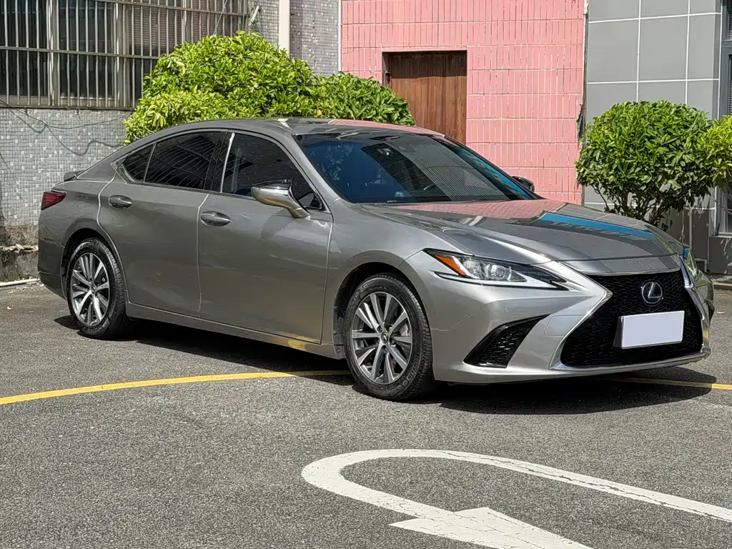 Lexus ES — миниатюра 3