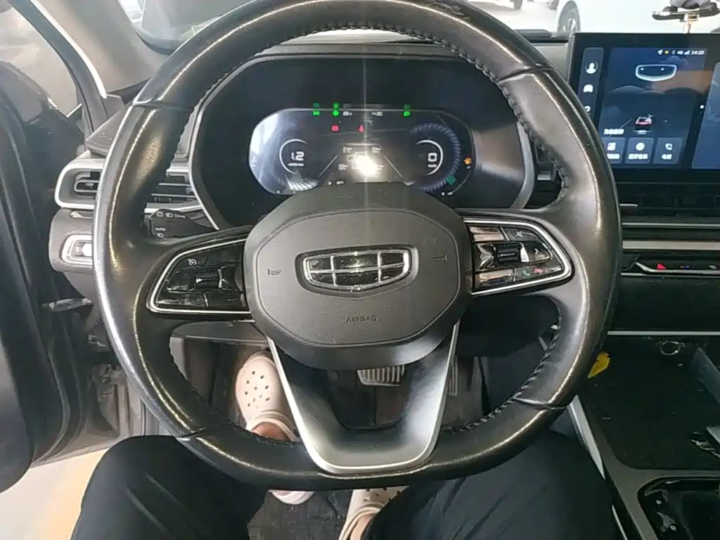 Geely Emgrand — миниатюра 11