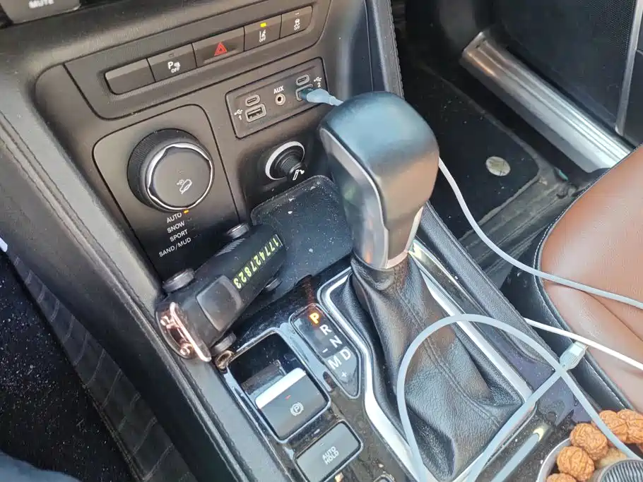 Jeep Grand Commander — миниатюра 16
