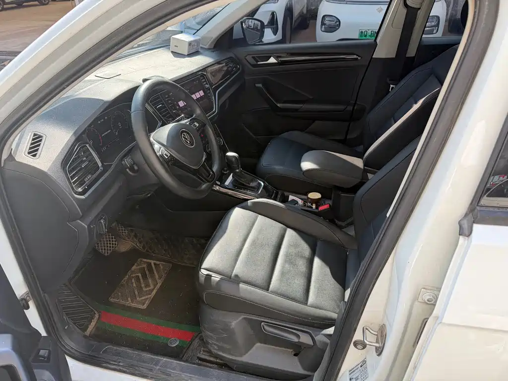 Volkswagen T-Roc — миниатюра 4