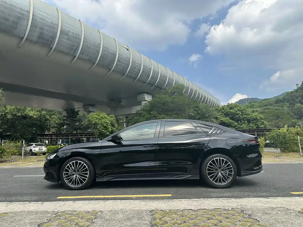 BYD Han — миниатюра 7