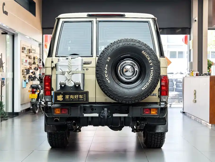 Toyota Land Cruiser LC76 2023 4.0L MT