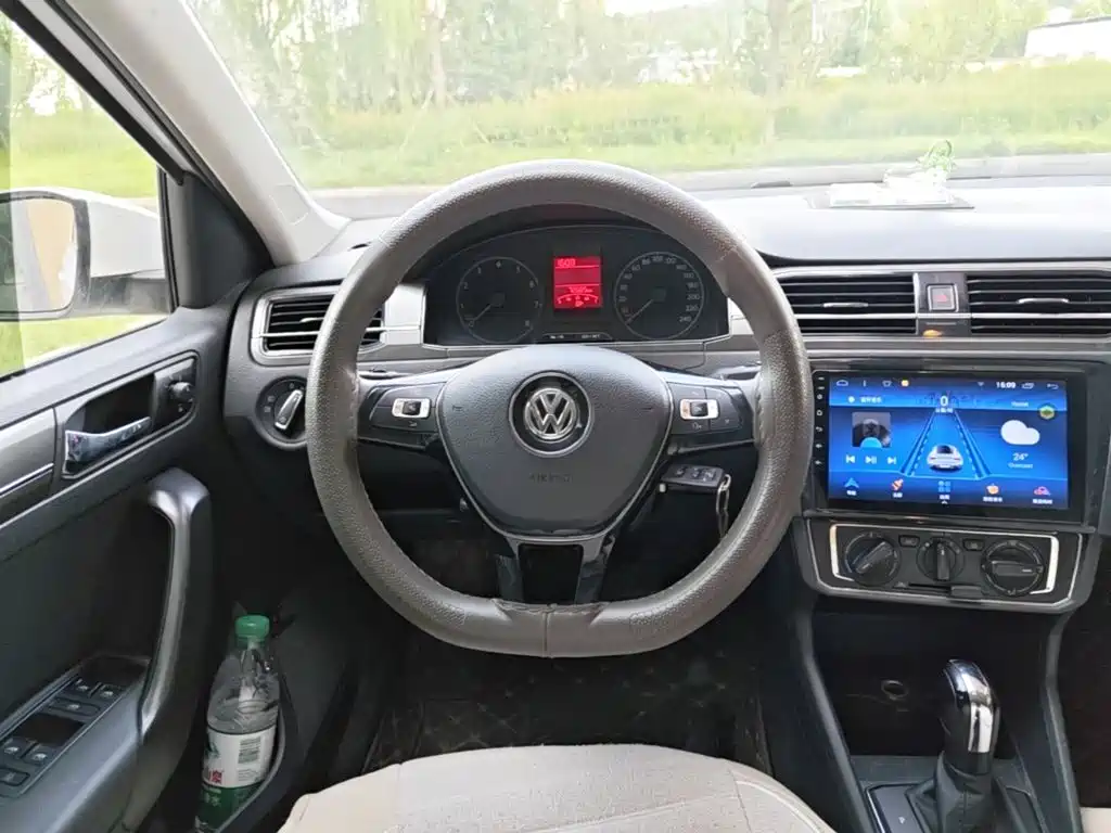 Volkswagen Santana — миниатюра 11