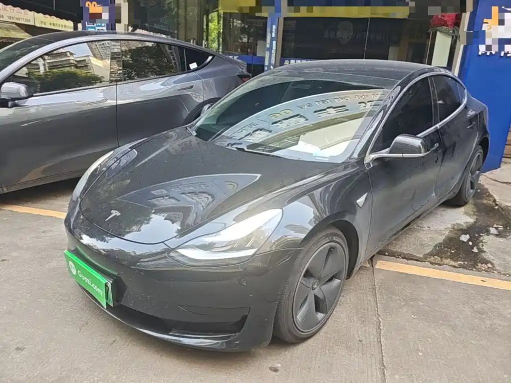 Tesla Model 3 — миниатюра 2