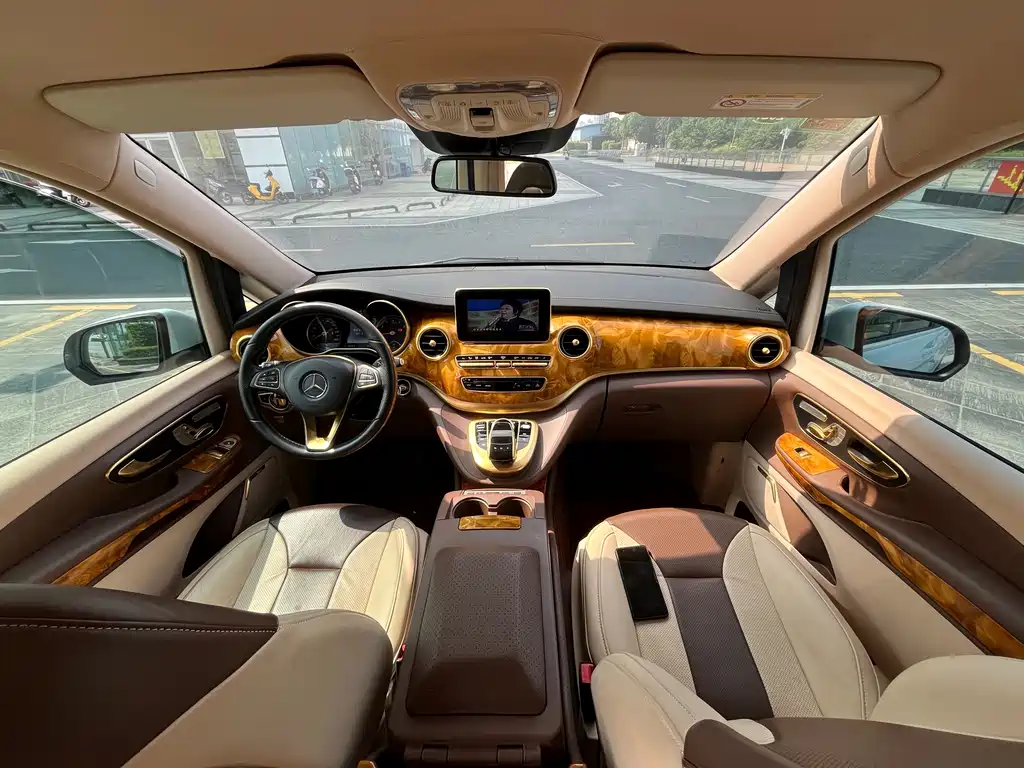 Mercedes-Benz V-Class — миниатюра 12