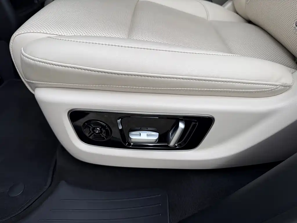 Li Auto Li L8 — миниатюра 16