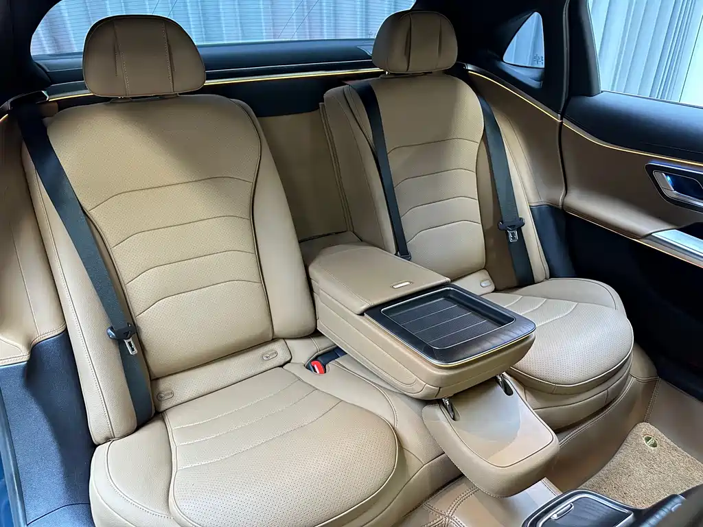 Mercedes-Benz E-Class — миниатюра 14