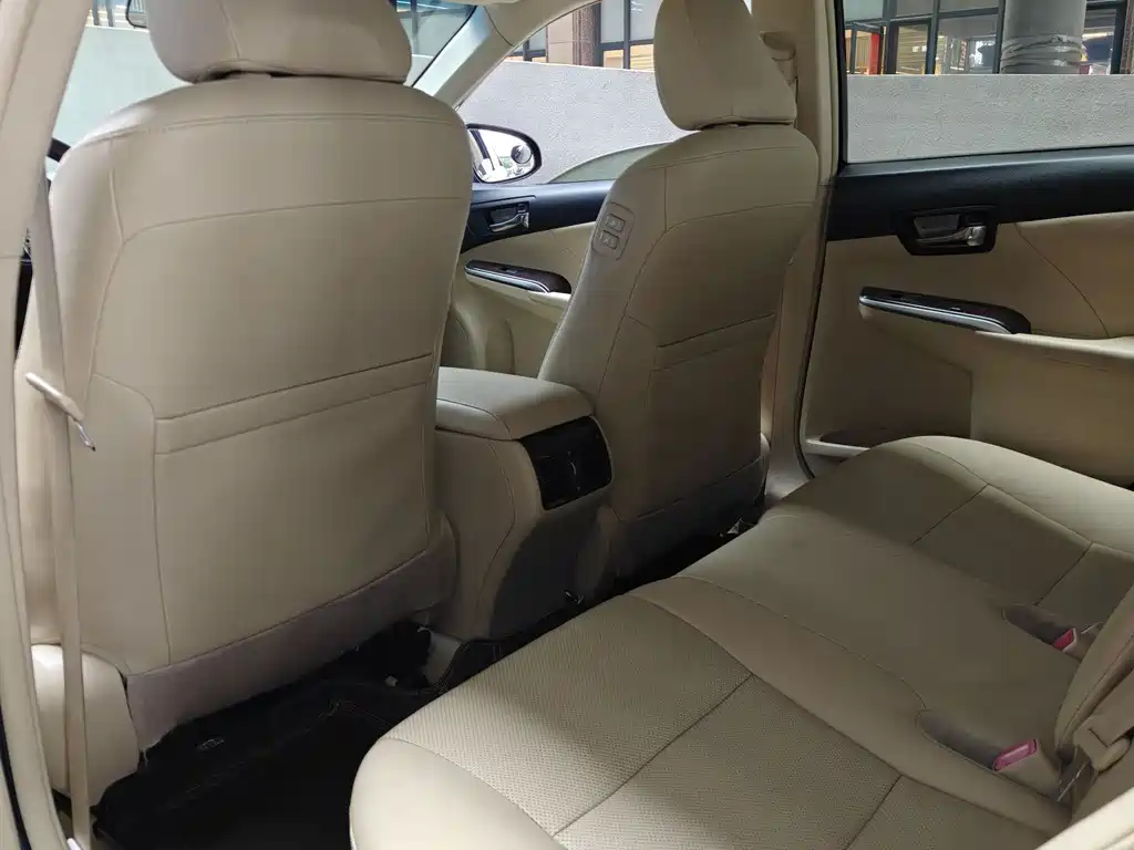 Toyota Camry — миниатюра 7