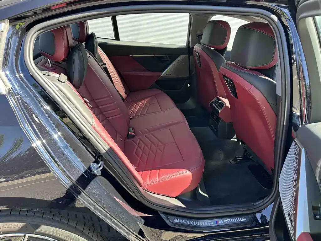 BMW i5 — миниатюра 12