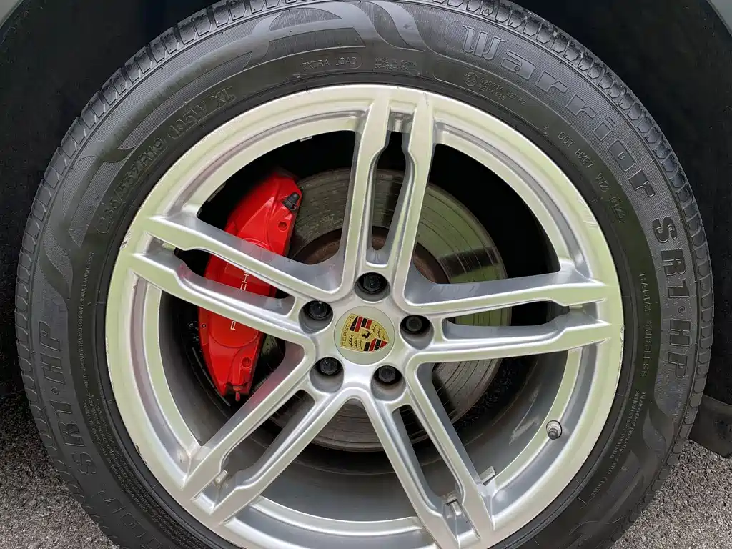 Porsche Macan — миниатюра 9
