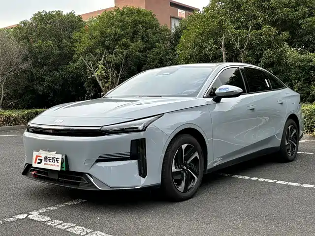 GEELY GALAXY GALAXY L6 2024