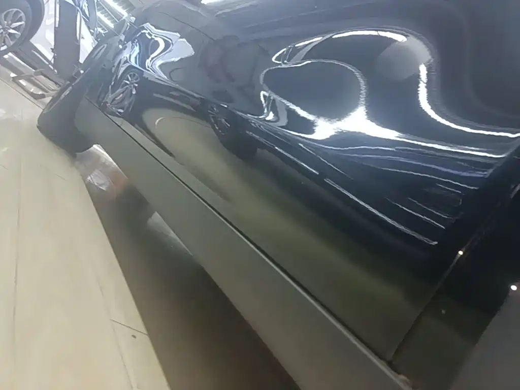 Tesla Model Y — миниатюра 21