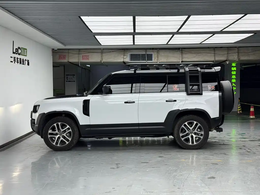 Land Rover Land Rover Defender 2025 110 3.0T P400