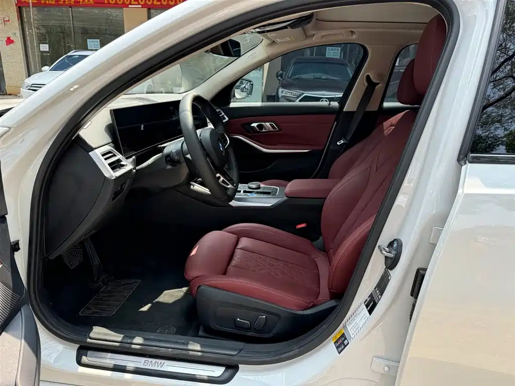 BMW i3 2024 eDrive 40 L