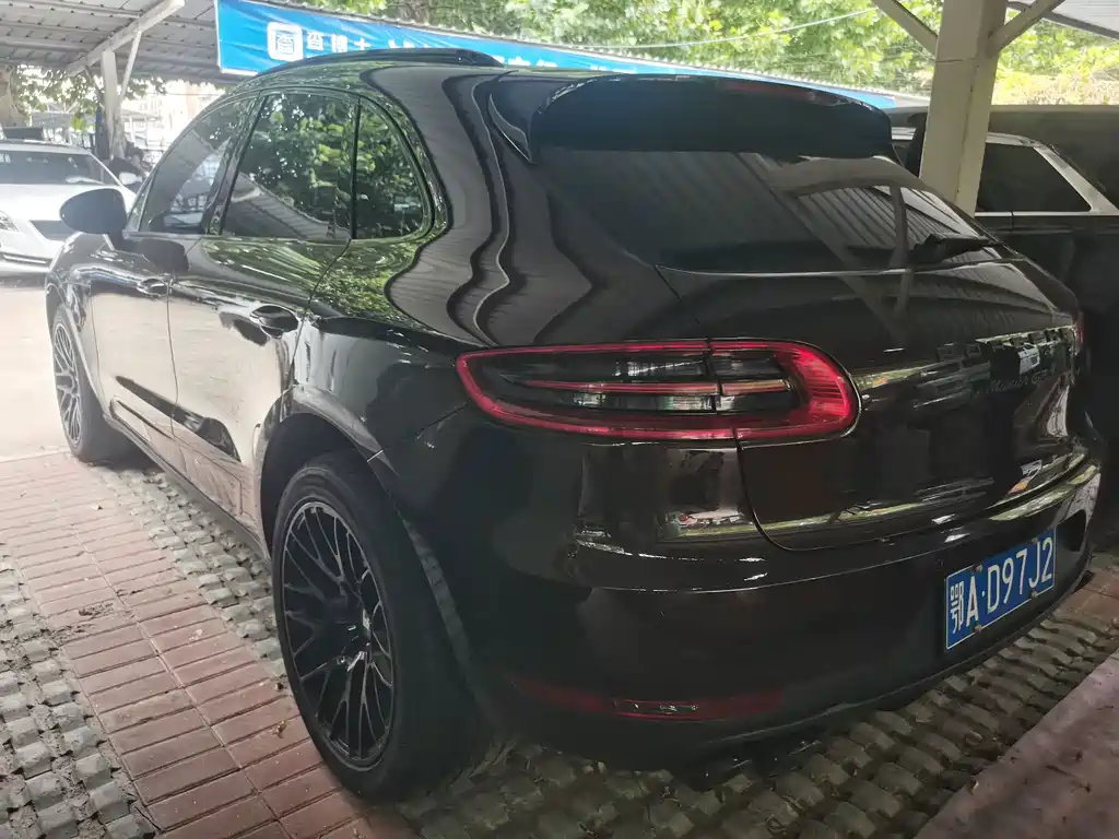 Porsche Macan — миниатюра 9