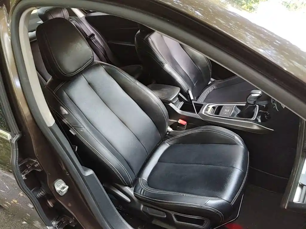 Peugeot 408 — миниатюра 25