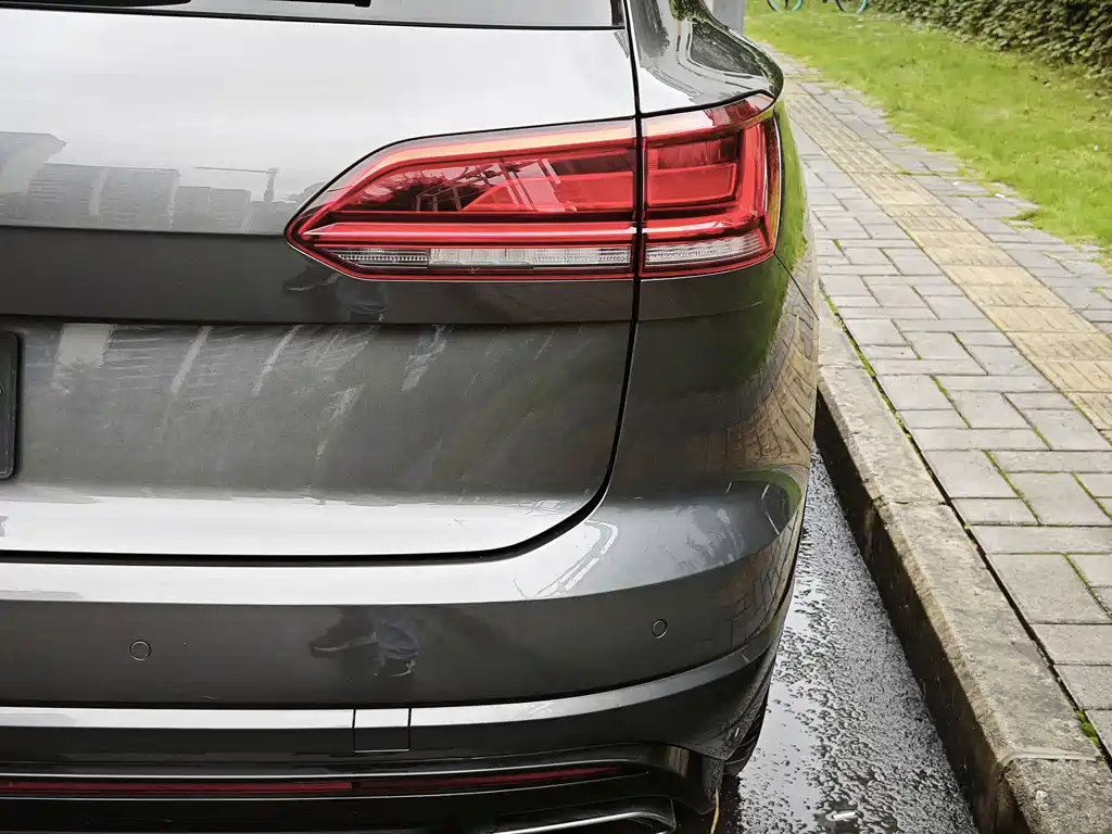 Volkswagen Touareg — миниатюра 12