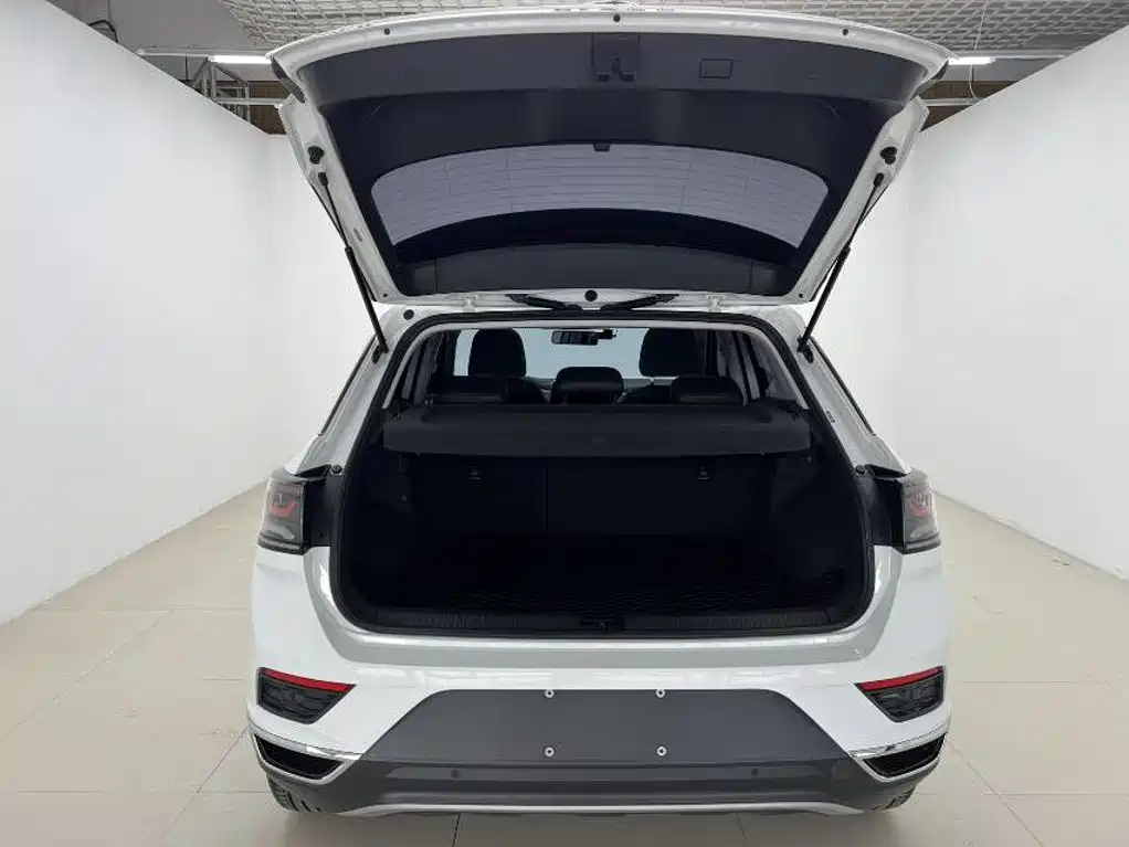 Volkswagen T-Roc — миниатюра 8