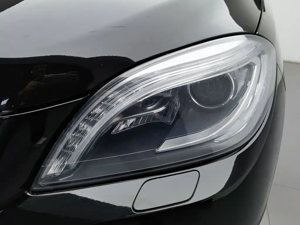 Mercedes-Benz M-Class — миниатюра 7